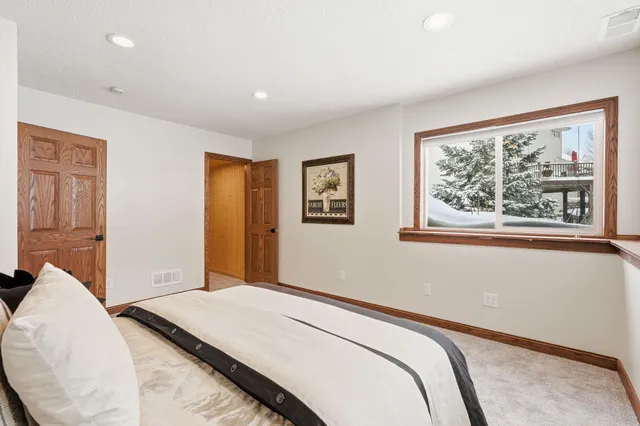 $699,900 | 4151 Red Oak Lane, Excelsior, MN 55331