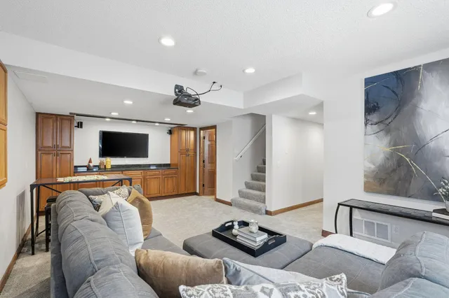 $699,900 | 4151 Red Oak Lane, Excelsior, MN 55331