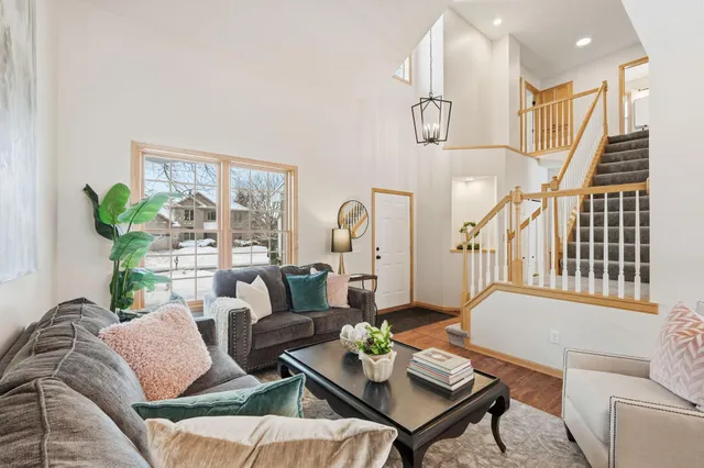 $699,900 | 4151 Red Oak Lane, Excelsior, MN 55331