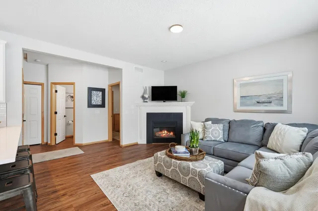 $699,900 | 4151 Red Oak Lane, Excelsior, MN 55331