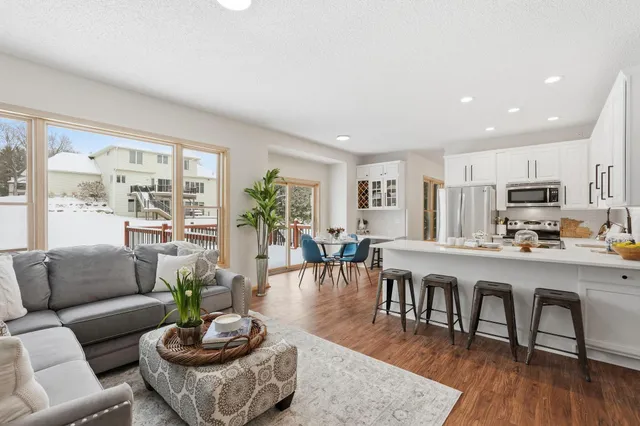 $699,900 | 4151 Red Oak Lane, Excelsior, MN 55331