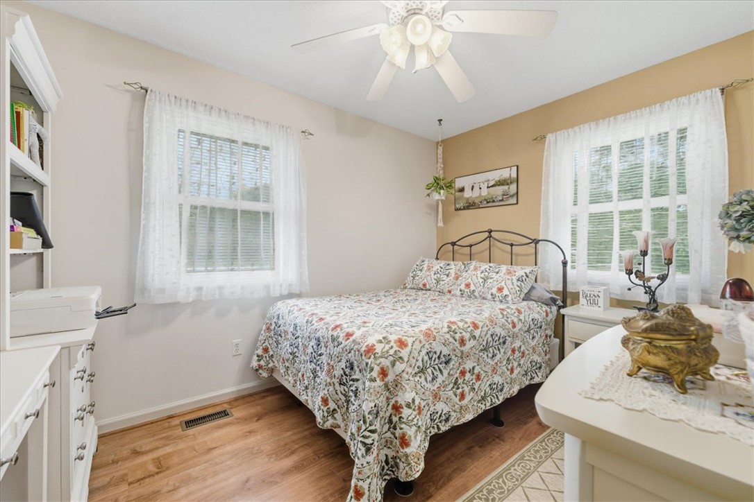 1050 Highlands Highway Walhalla, SC 29691 - Photo 22 of 37 BEDROOM 2