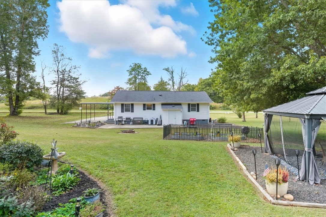 1050 Highlands Highway Walhalla, SC 29691 - Photo 3 of 37