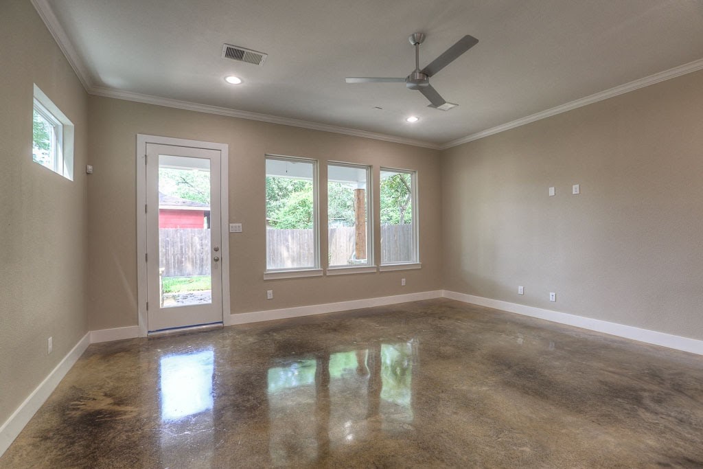 3619 Alba Road Houston, TX 77018 - Photo 16 of 34 1st floor large living space