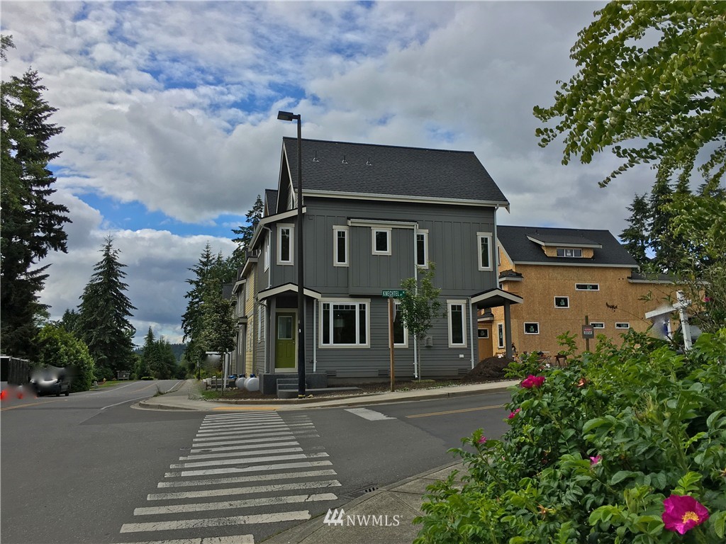 698 Wintersweet Road Northeast Bainbridge Island, WA 98110 - Photo 1 of 14 Gallery Image 1