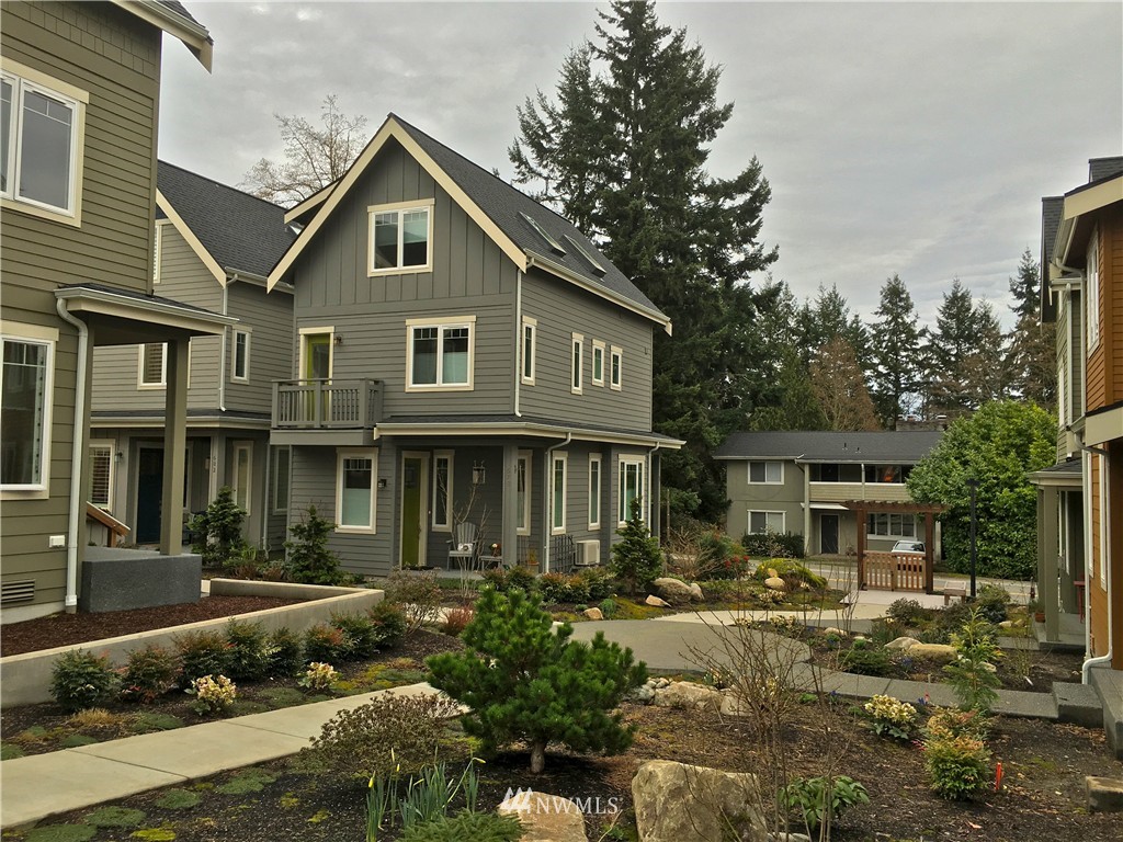 698 Wintersweet Road Northeast Bainbridge Island, WA 98110 - Photo 13 of 14 Gallery Image 13