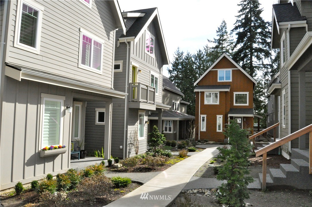 698 Wintersweet Road Northeast Bainbridge Island, WA 98110 - Photo 14 of 14 Gallery Image 14