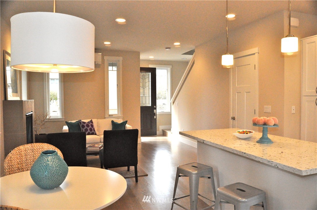 698 Wintersweet Road Northeast Bainbridge Island, WA 98110 - Photo 5 of 14 Gallery Image 5