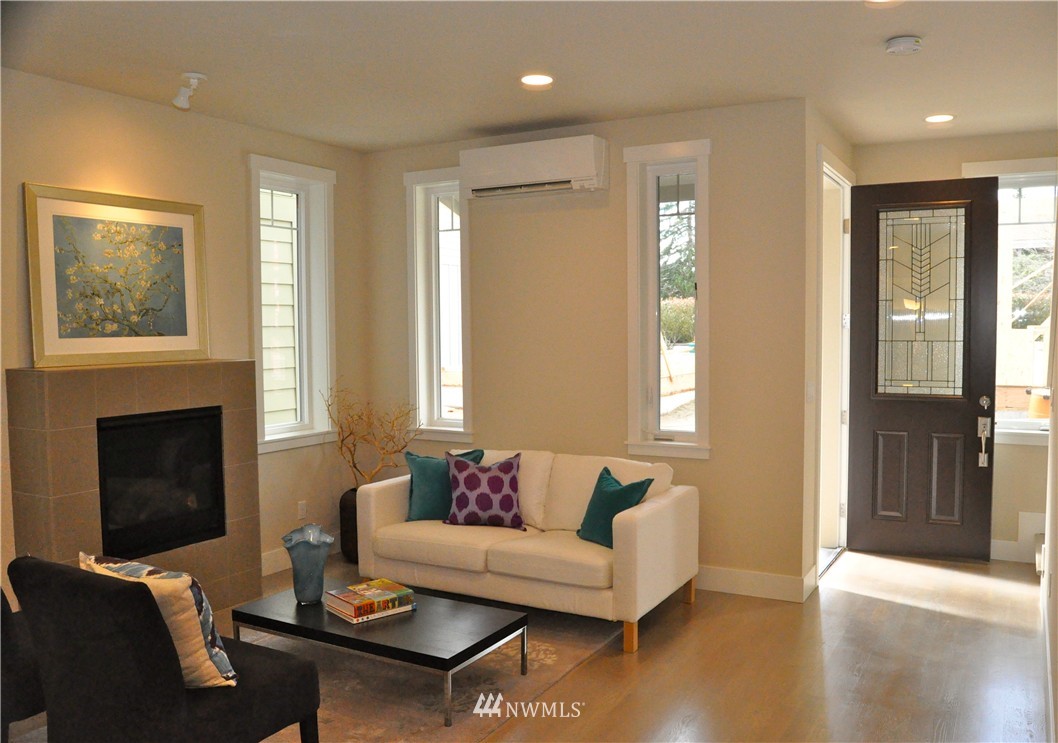 698 Wintersweet Road Northeast Bainbridge Island, WA 98110 - Photo 6 of 14 Gallery Image 6