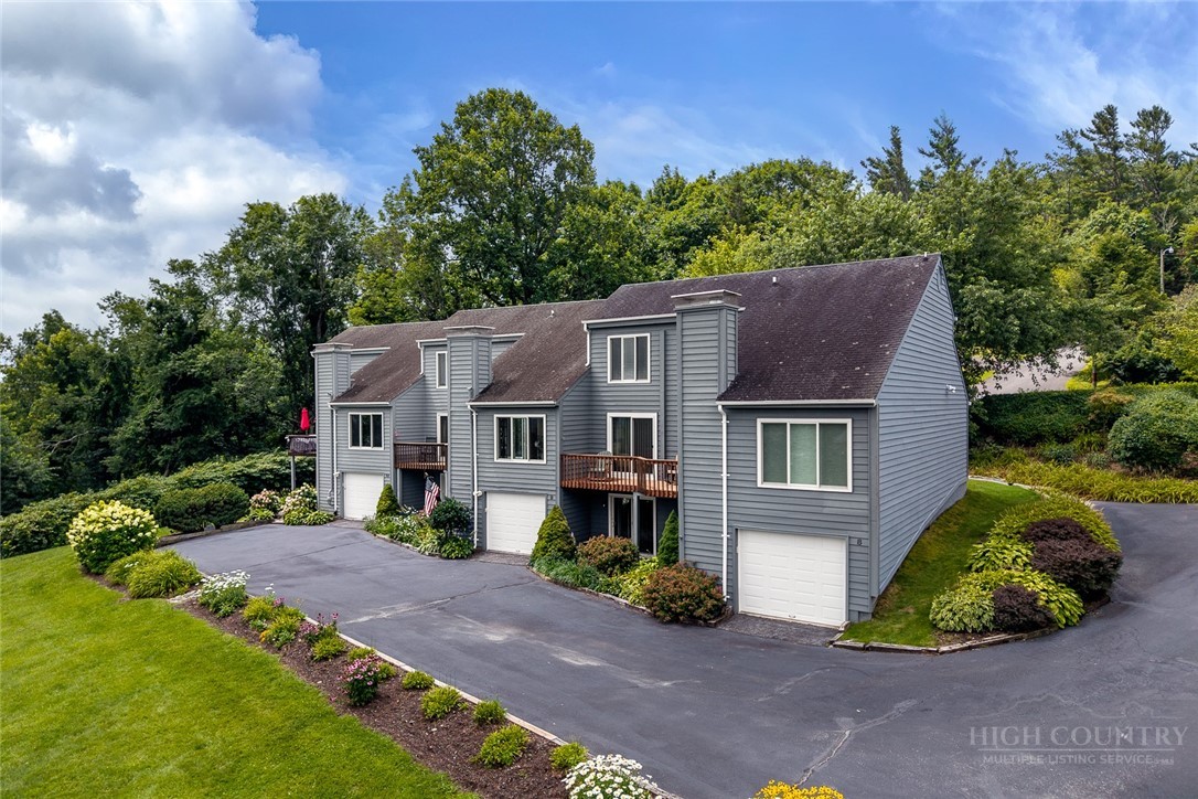 151 Knob Road, Unit 9 Blowing Rock, NC 28605 - Photo 3 of 48 Gallery Image 3