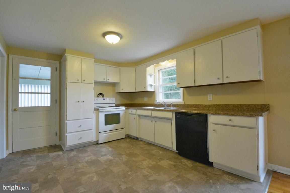 768 Centerville Road Lancaster, PA 17601 - Photo 5 of 32 Gallery Image 5
