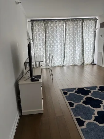 $1,850 | 3660 North Lake Shore Drive, Unit 2109, Chicago, IL 60613