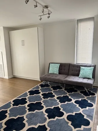 $1,850 | 3660 North Lake Shore Drive, Unit 2109, Chicago, IL 60613