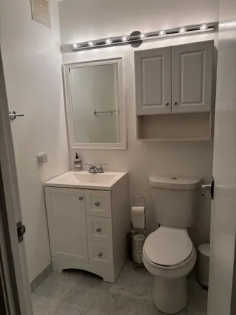 $1,850 | 3660 North Lake Shore Drive, Unit 2109, Chicago, IL 60613