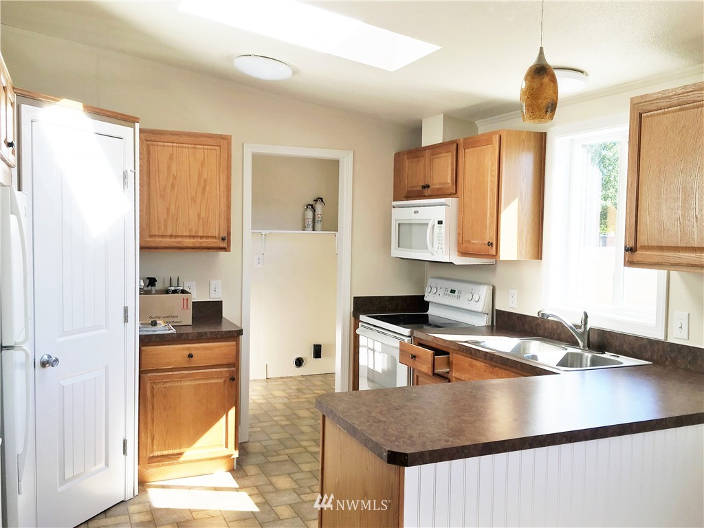 8309 180th Way Southwest Rochester, WA 98579 - Photo 2 of 8