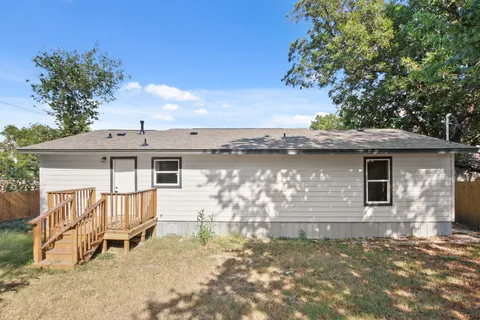 $285,000 | 713 Burkett Street, Taylor, TX 76574