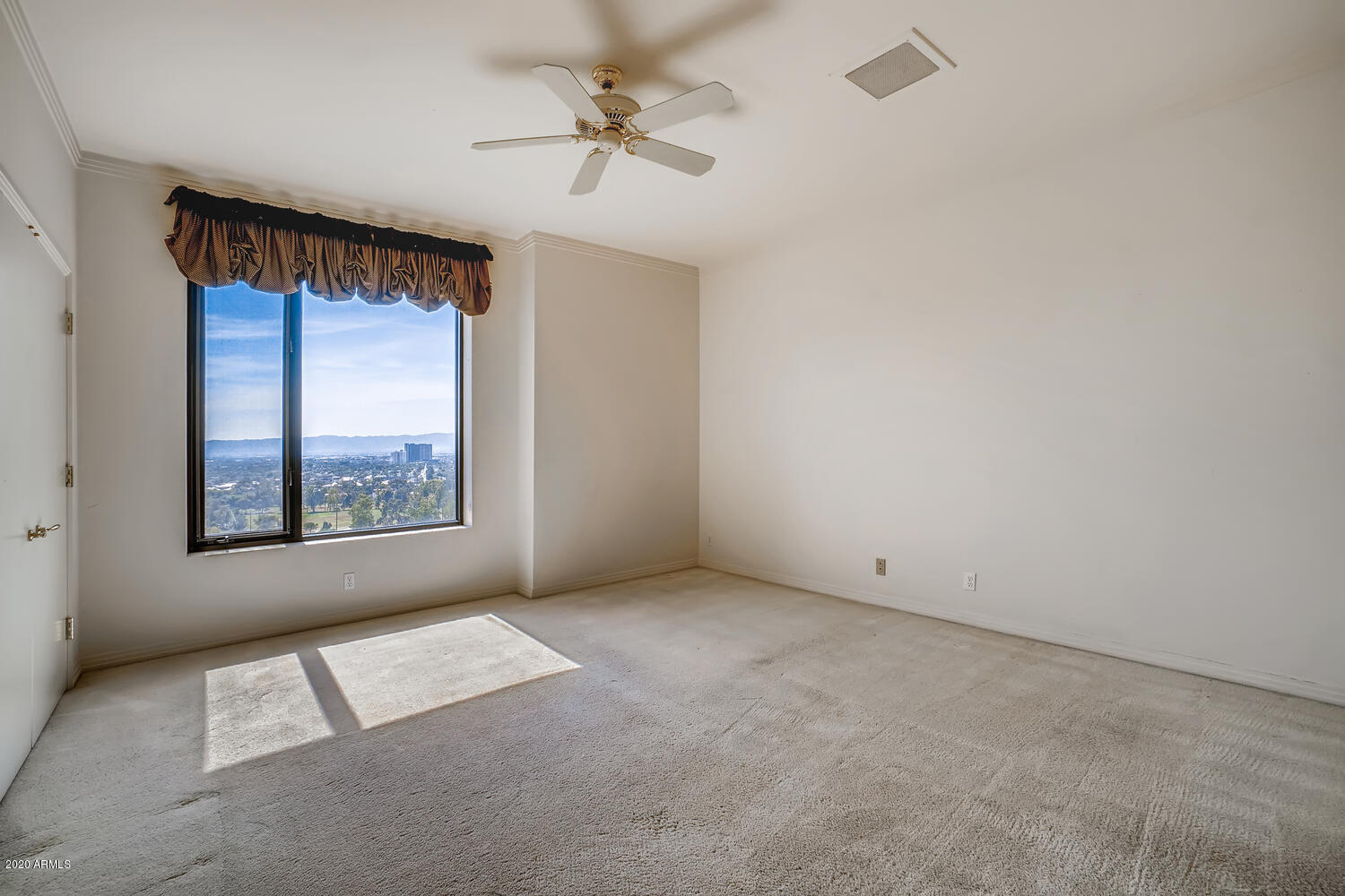 1040 East Osborn Road, Unit 1702 Phoenix, AZ 85014 - Photo 17 of 28 1040 E Osborn 1702