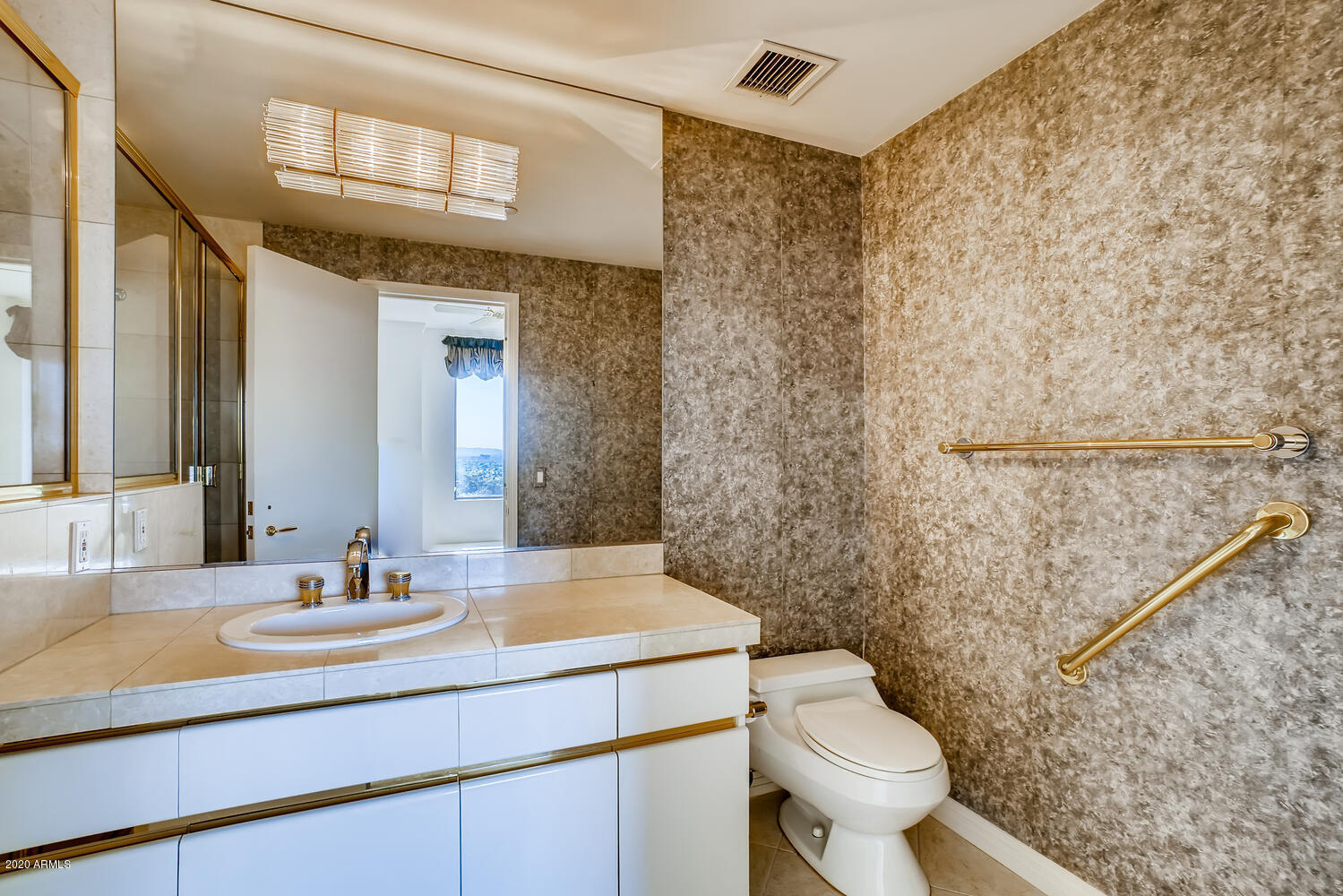 1040 East Osborn Road, Unit 1702 Phoenix, AZ 85014 - Photo 18 of 28 1040 E Osborn 1702