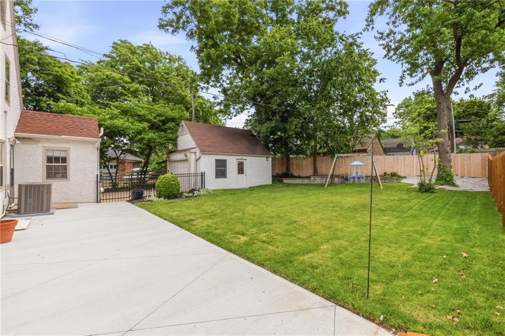 7011 Edgevale Road Kansas City, MO 64113 - Photo 33 of 42