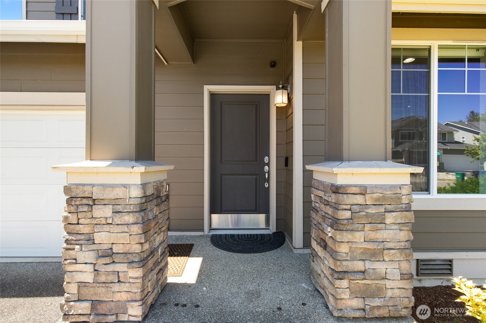 16314 5th Avenue Southeast Bothell, WA 98012 - Photo 3 of 36