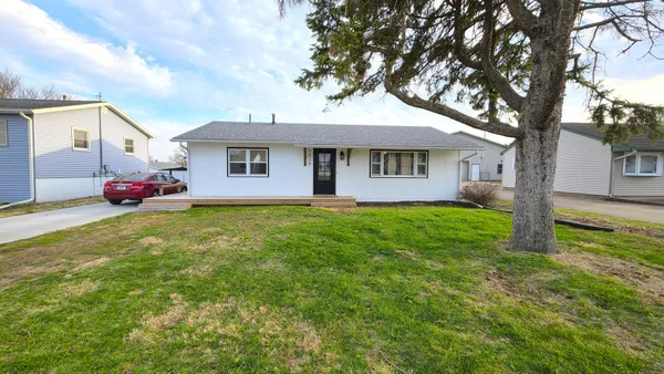 $224,900 | 1426 Davenport Street, Le Claire, IA 52753