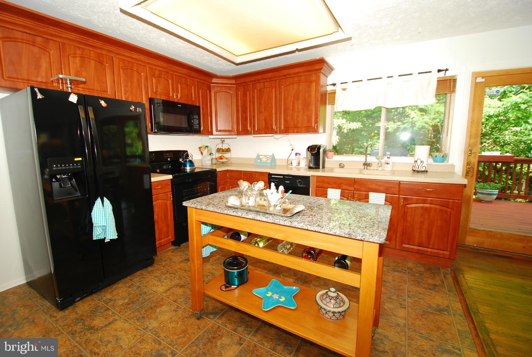 9205 Tulip Grove Road Gaithersburg, MD 20879 - Photo 6 of 24 Kitchen