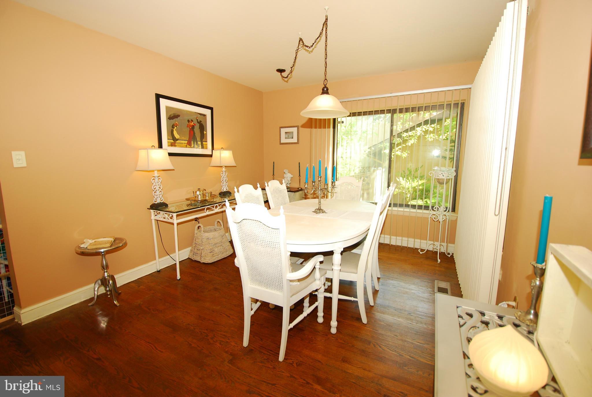 9205 Tulip Grove Road Gaithersburg, MD 20879 - Photo 9 of 24 Dining Room
