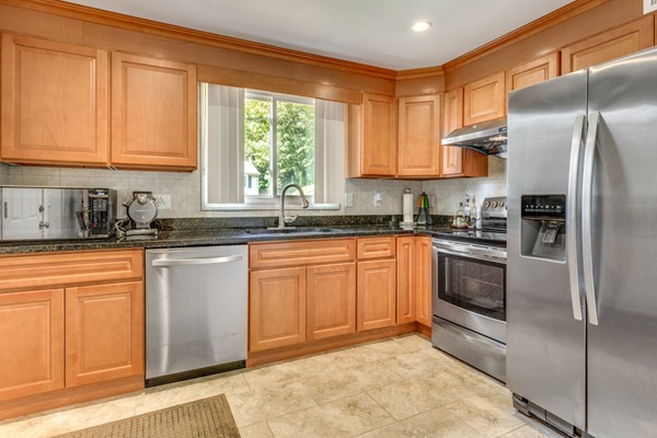 25 Flint Locke Road Randolph, MA 02368 - Photo 8 of 30 Gallery Image 8