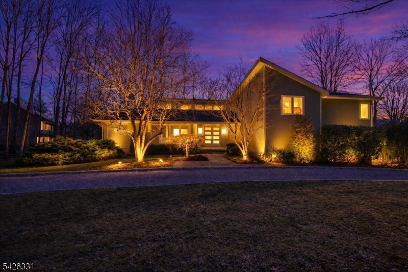 2 Exeter Lane Morristown, NJ 07960 - Photo 2 of 42