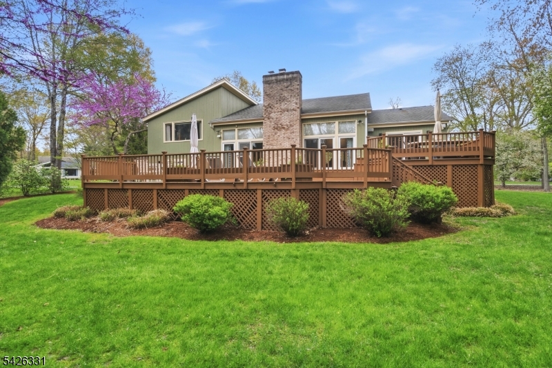 2 Exeter Lane Morristown, NJ 07960 - Photo 4 of 42