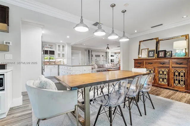 $7,800 | 700 Vilabella Avenue, Coral Gables, FL 33146