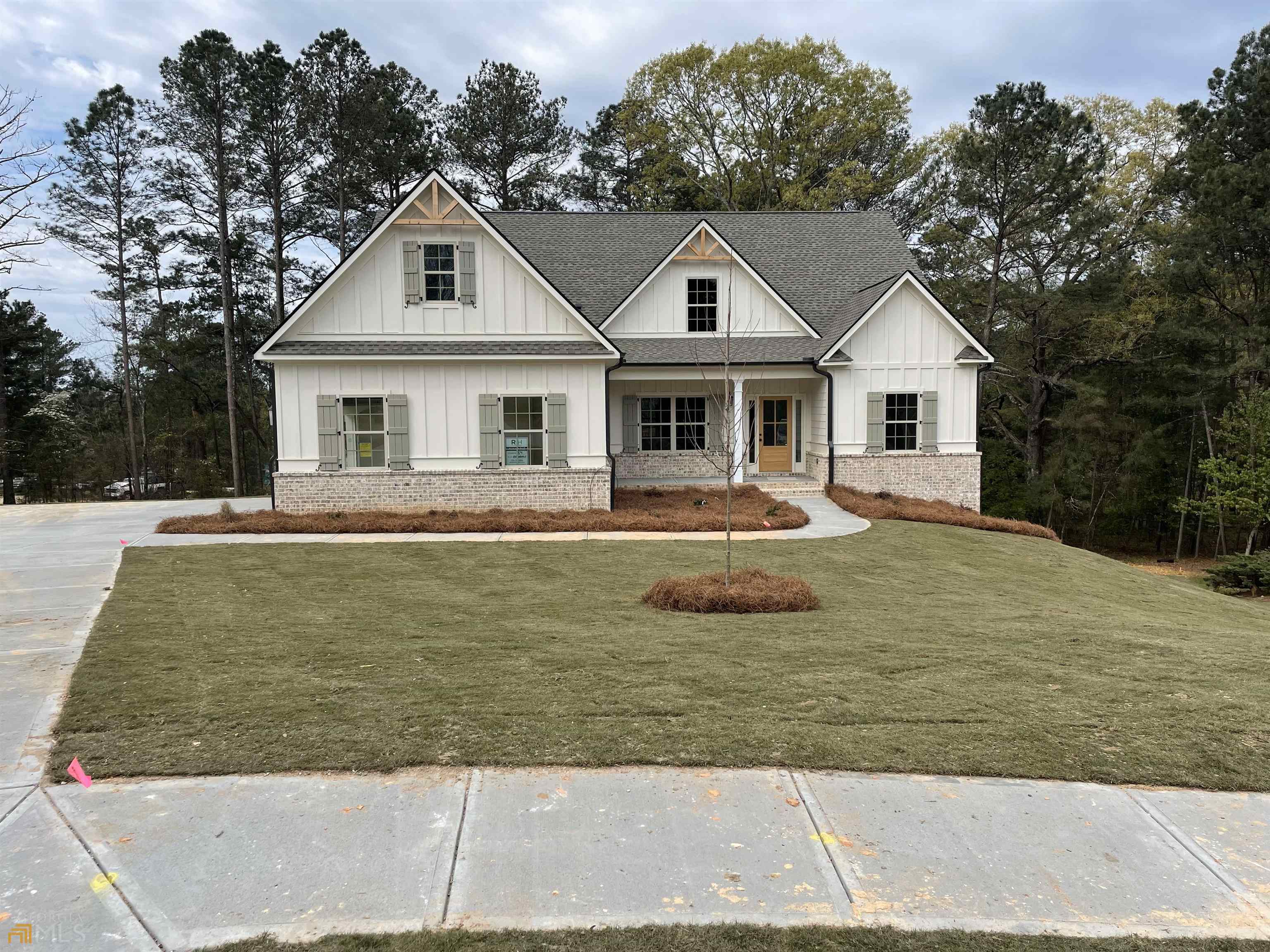 1605 Maes Loganville, GA 30052 - Photo 1 of 1 a front view of a house with yard