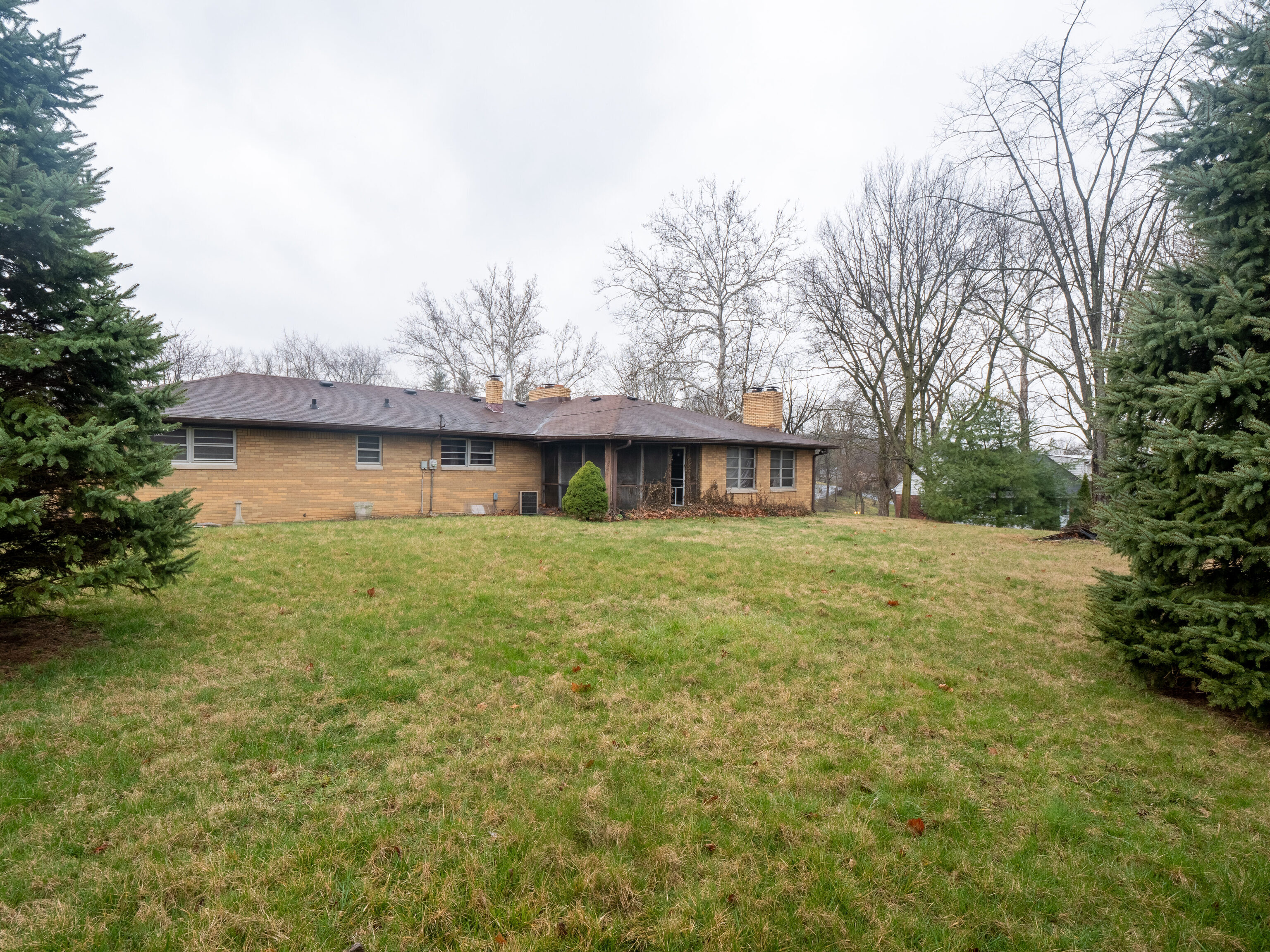 4556 Dickson Road Indianapolis, IN 46226 - Photo 9 of 46 Gallery Image 9