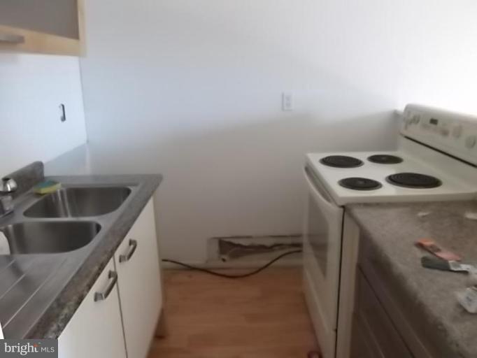 9381 Indian Camp Road Columbia, MD 21045 - Photo 8 of 10 Apartment Kitchen