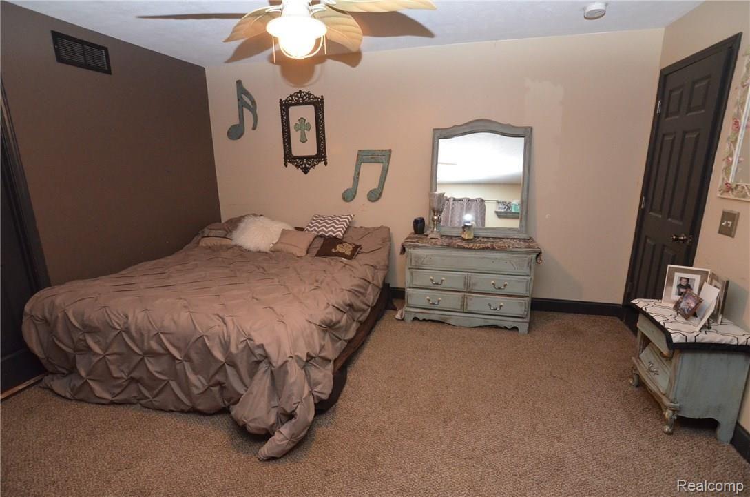 10098 West Mount Morris Road Flushing, MI 48433 - Photo 7 of 16 DSC_0953.JPG
