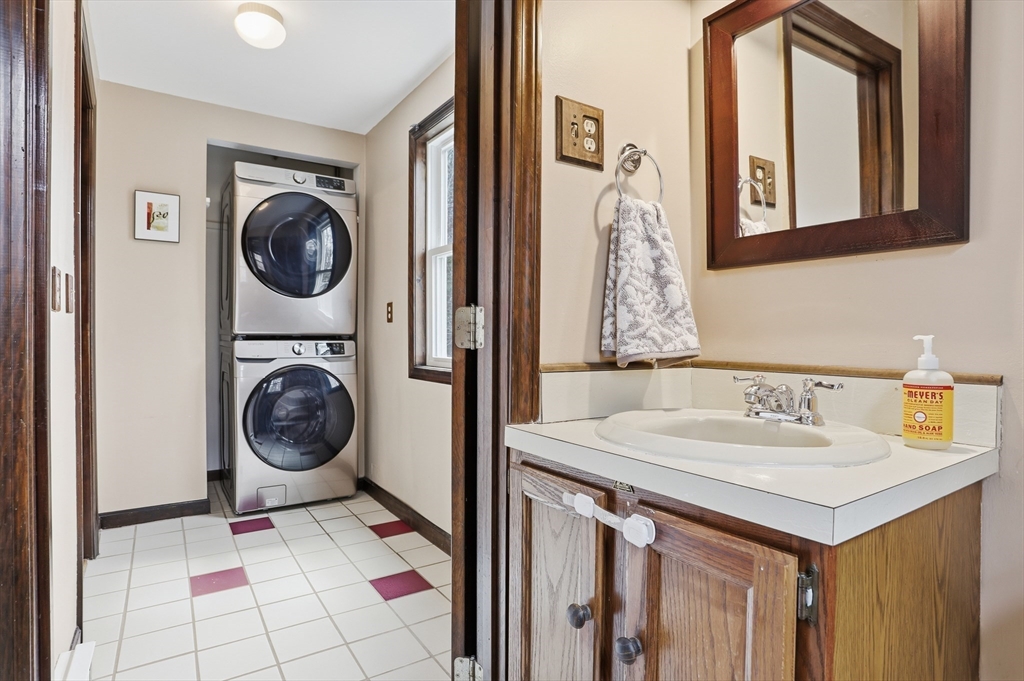 76 Tenney Road Westford, MA 01886 - Photo 34 of 41