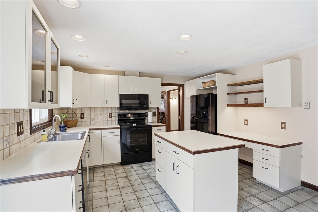 76 Tenney Road Westford, MA 01886 - Photo 6 of 41