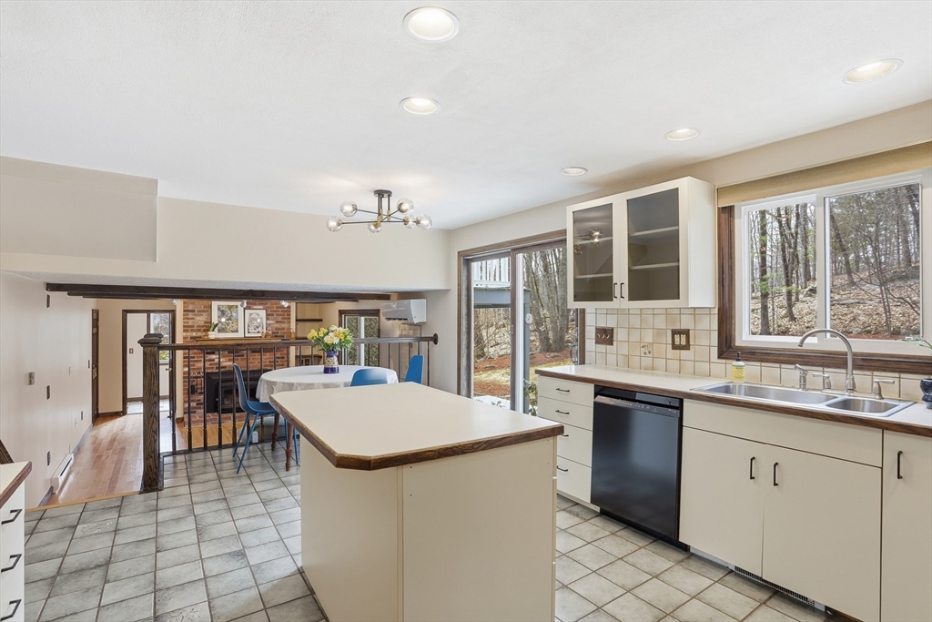 76 Tenney Road Westford, MA 01886 - Photo 8 of 41