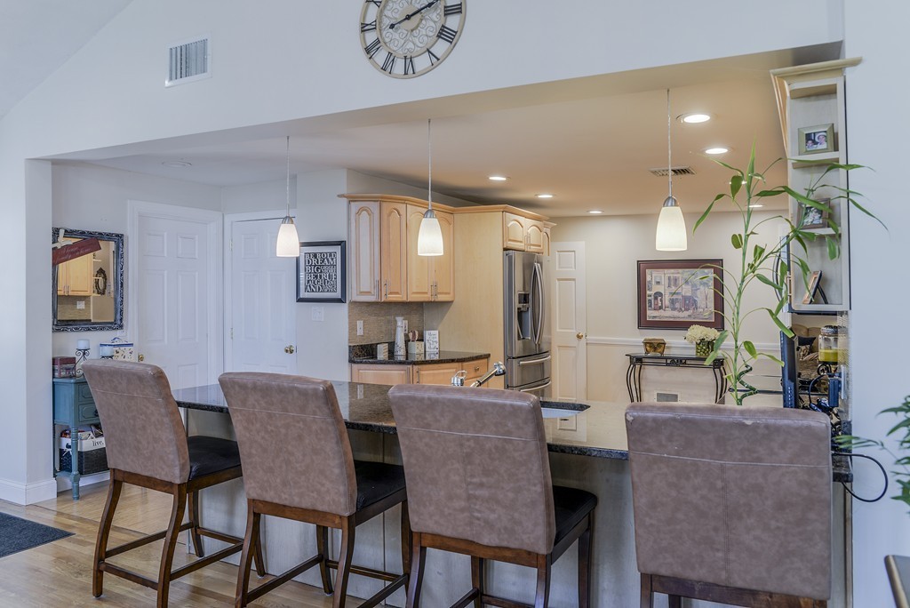 67 Crest Road Lynnfield, MA 01940 - Photo 10 of 29 Gallery Image 10