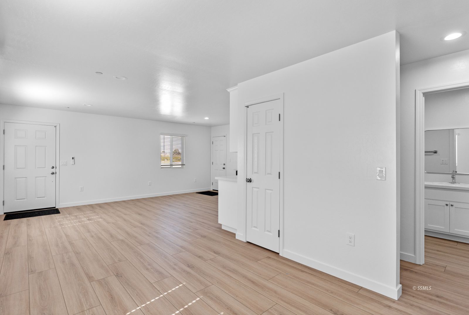 1325 Sims Street Ridgecrest, CA 93555 - Photo 4 of 17