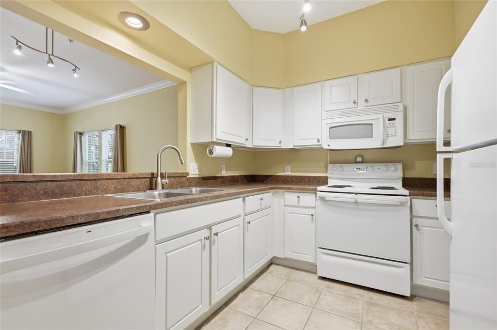 9172 Southwest 52nd Road, Unit 103 Gainesville, FL 32608 - Photo 11 of 31