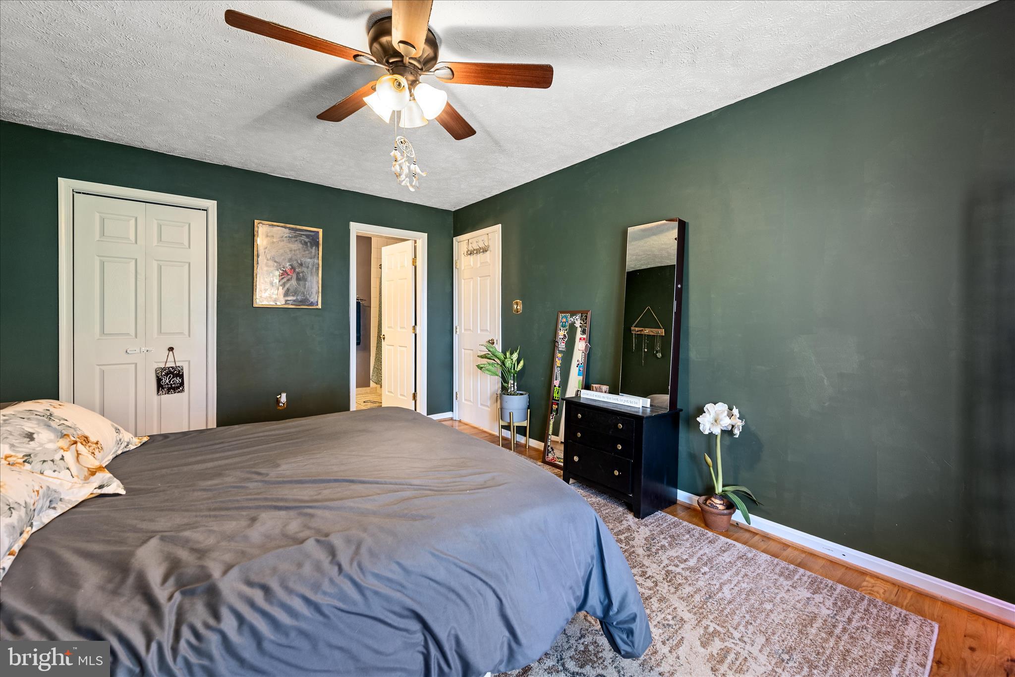 157 Woodthrush Way Linden, VA 22642 - Photo 25 of 38 Bedroom