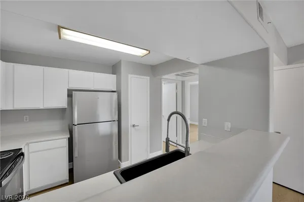 $1,650 | 2300 East Silverado Ranch Boulevard, Unit 2113, Las Vegas, NV 89123