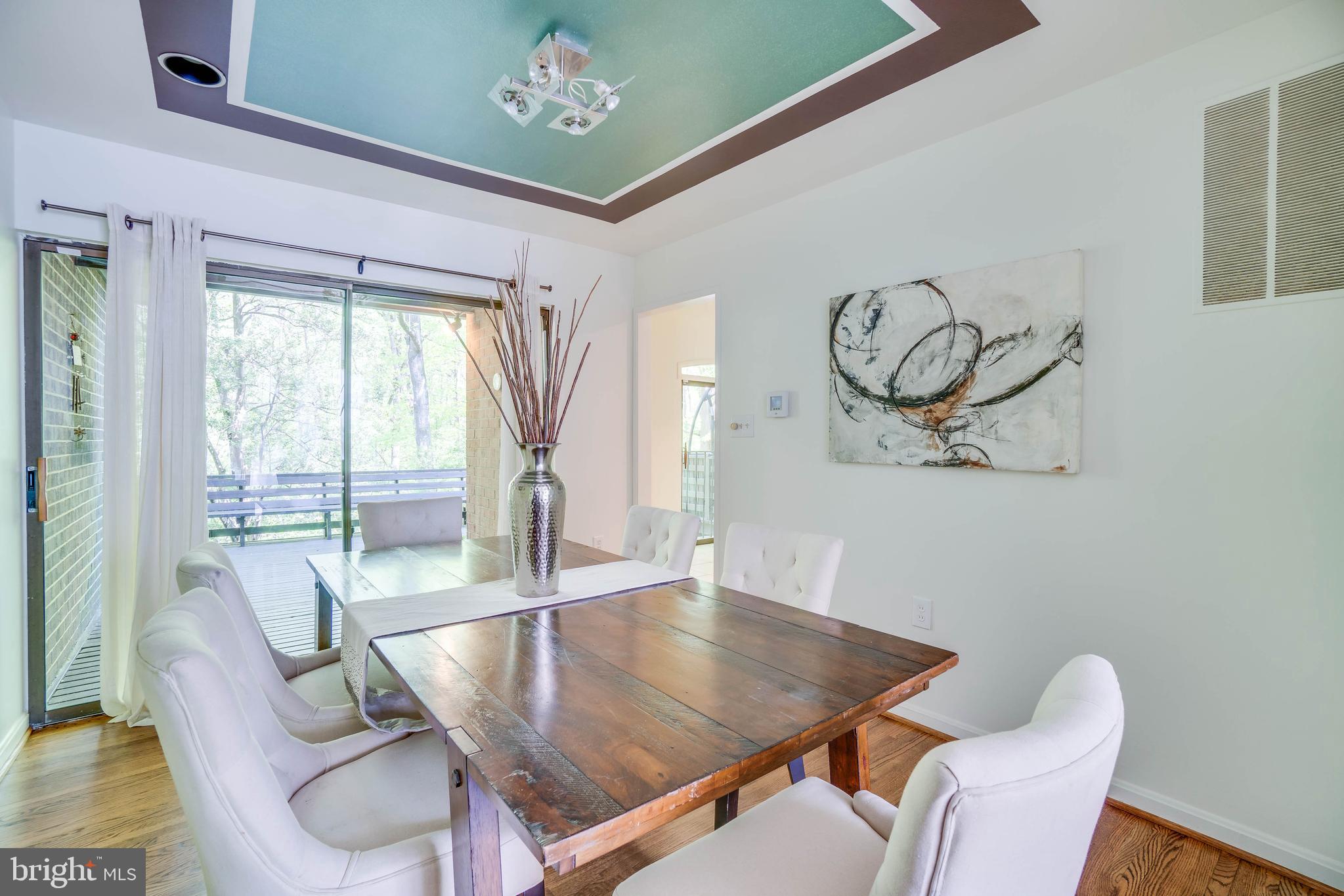 8007 Inverness Ridge Road Potomac, MD 20854 - Photo 7 of 33 Dining Room with access to large balcony