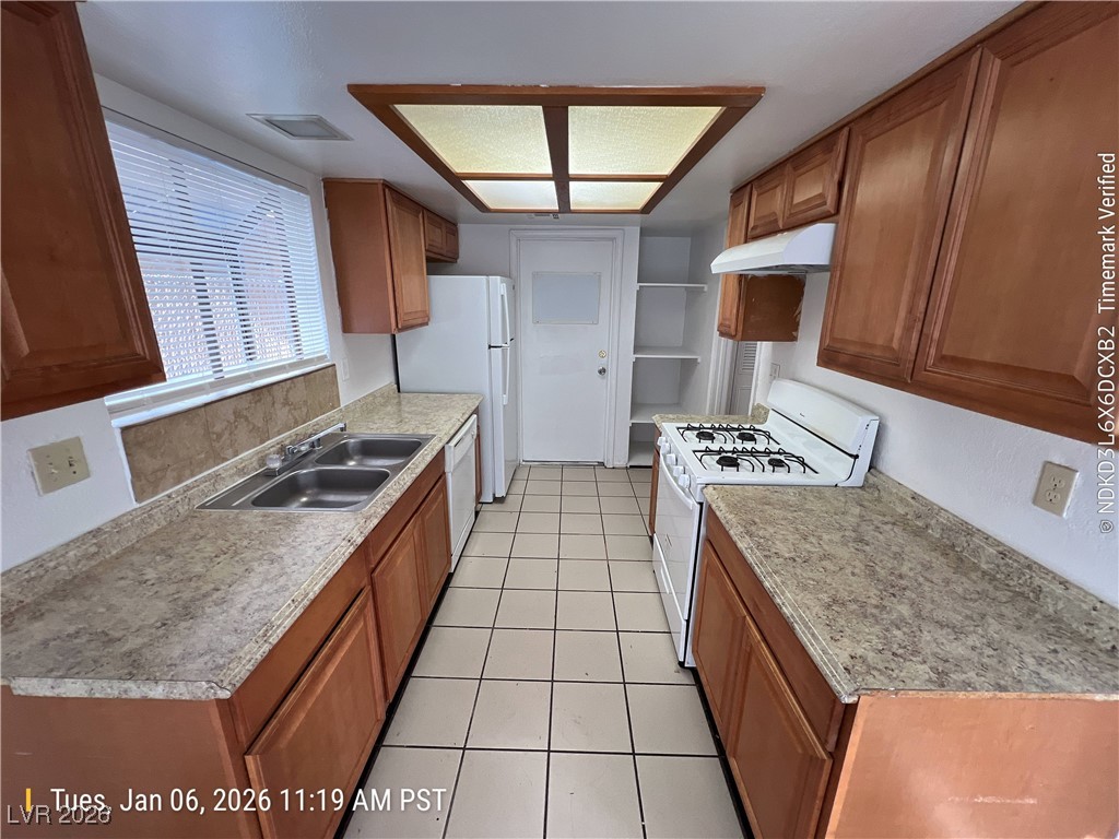 6445 Hartwood Road Las Vegas, NV 89108 - Photo 5 of 13