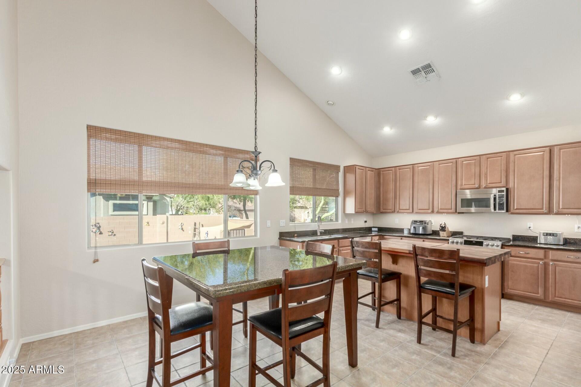 3206 West Sentinel Rock Road Phoenix, AZ 85086 - Photo 17 of 48 tempImageKSGlen