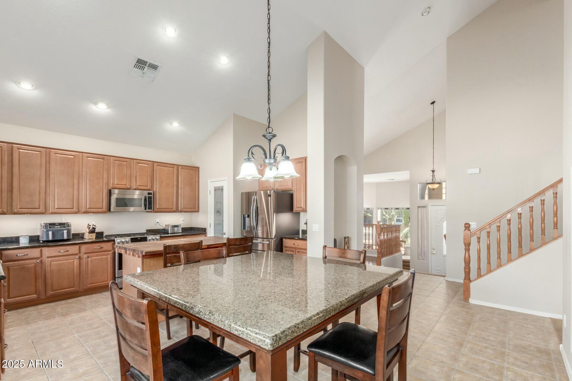 3206 West Sentinel Rock Road Phoenix, AZ 85086 - Photo 18 of 48 tempImageouN0AJ