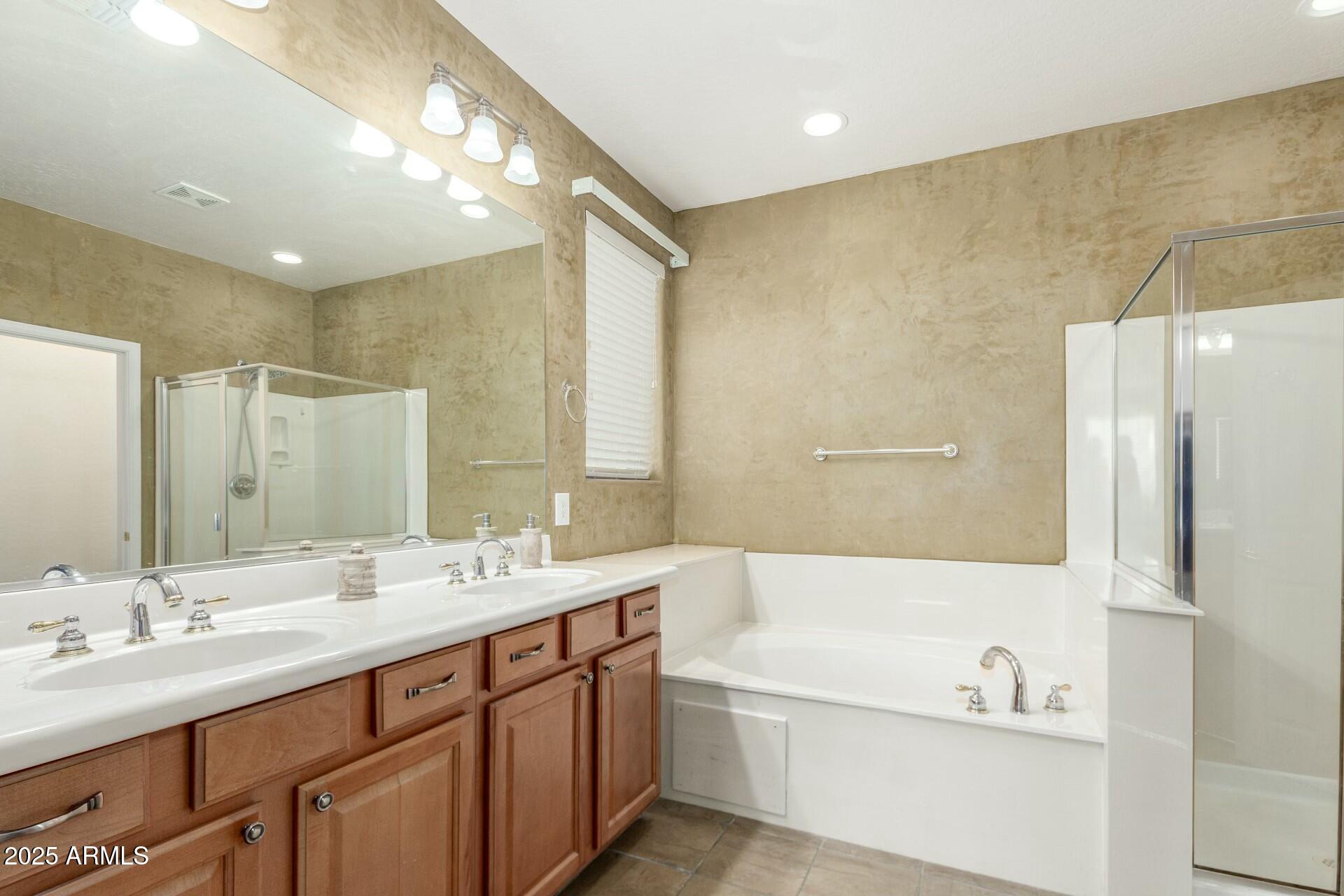 3206 West Sentinel Rock Road Phoenix, AZ 85086 - Photo 26 of 48 tempImageMm7dhA