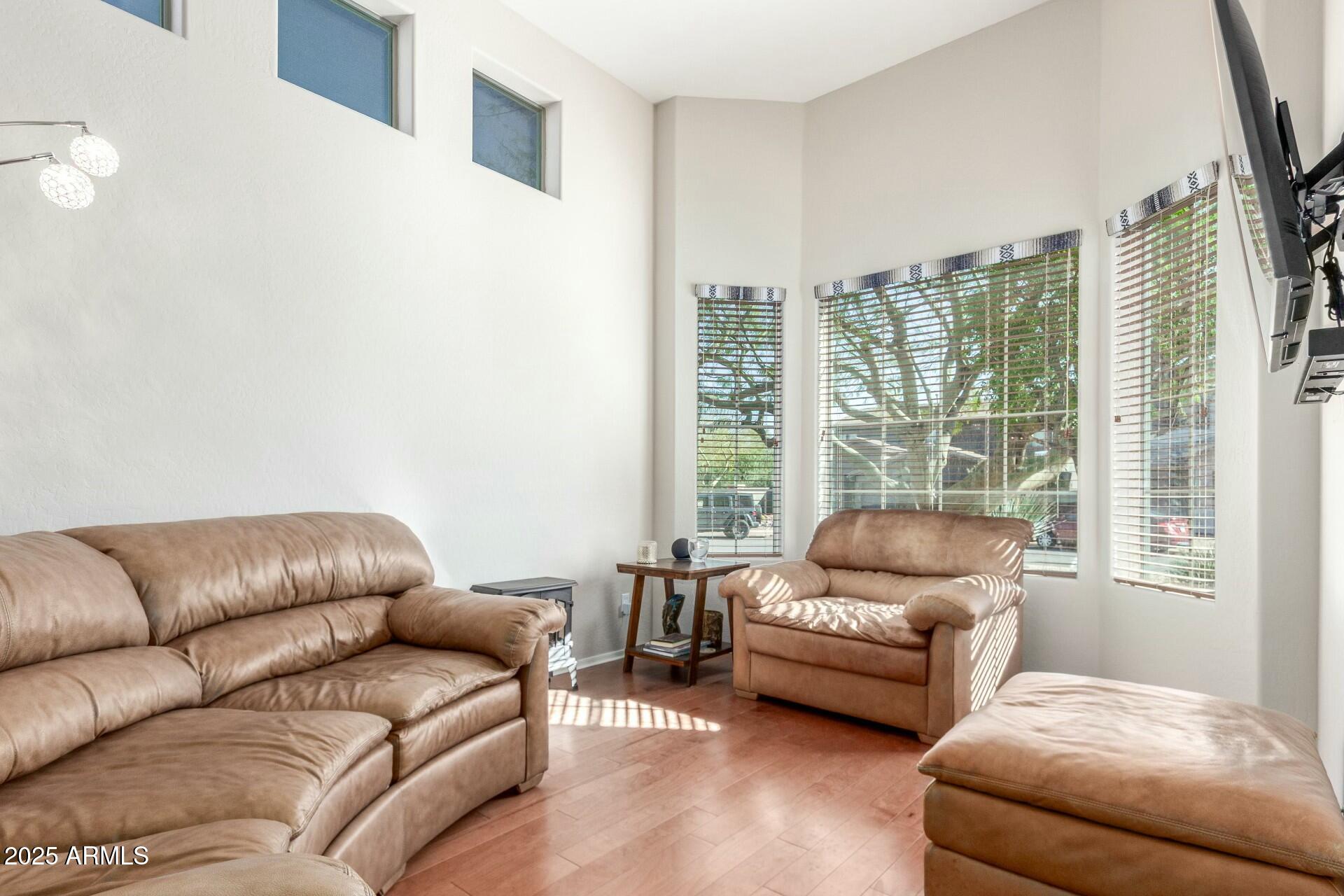 3206 West Sentinel Rock Road Phoenix, AZ 85086 - Photo 6 of 48 tempImageEXc4gm
