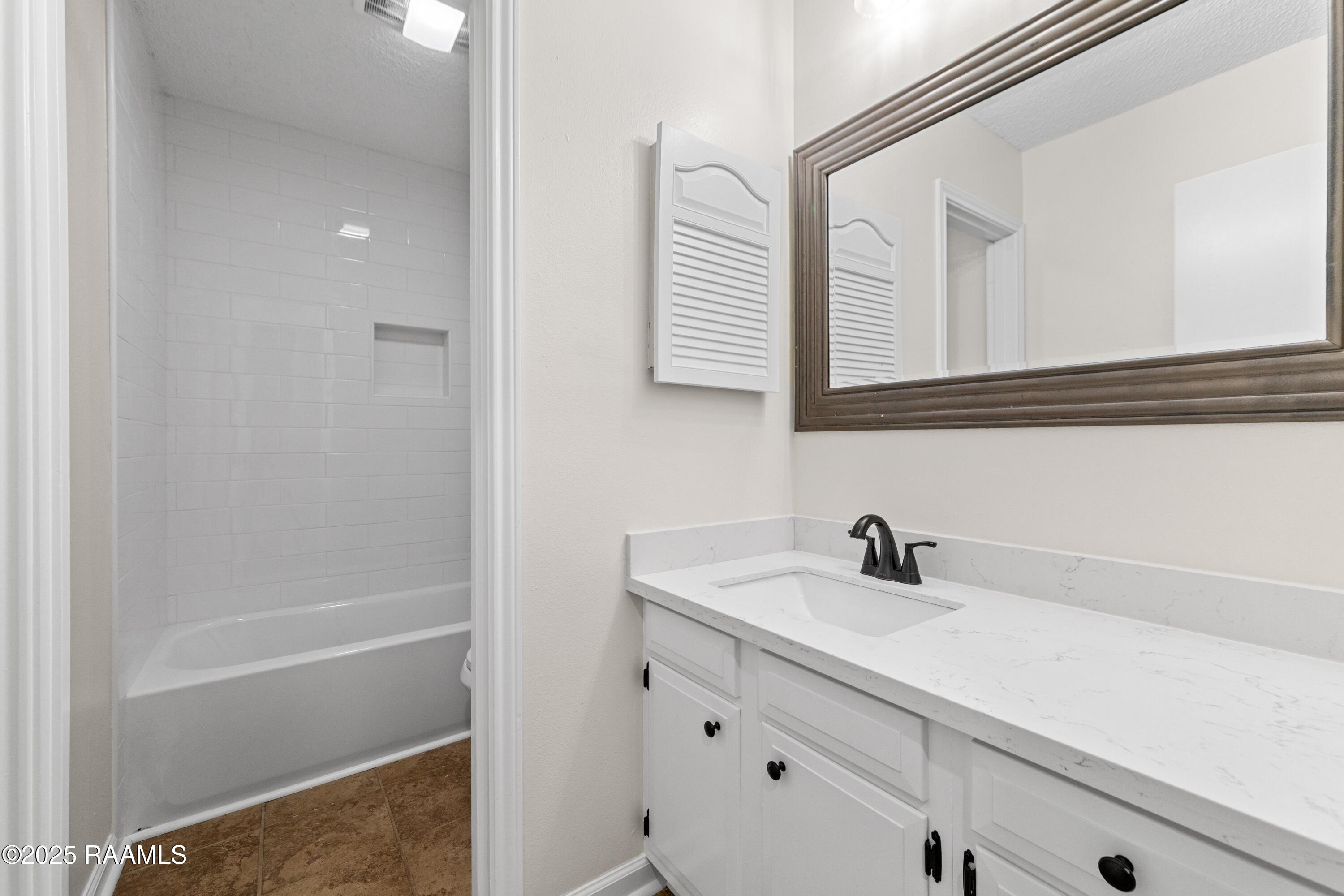 313 Sidney Martin Road Lafayette, LA 70507 - Photo 14 of 22 313 Sidney Martin-53